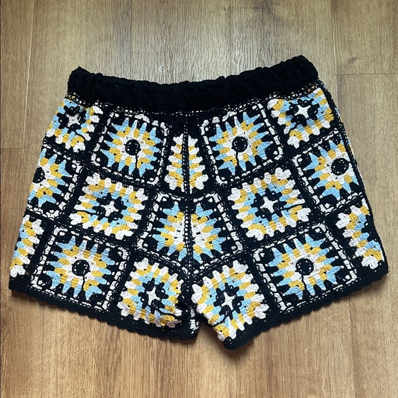 Crochet Knit Patterned Lined Women’s Shorts - Picture 5 of 6